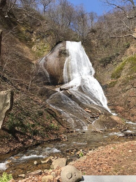 令和7年4月28日みろくの滝